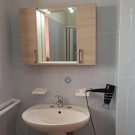 Effegi Nyaraló *
